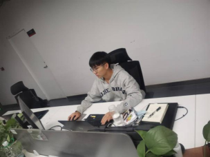 軟件技術(shù)專業(yè)信息服務(wù)深度解析 挑戰(zhàn)與前瞻